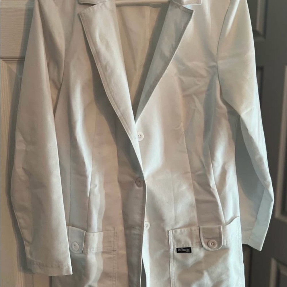 Grey's Anatomy Women's White Professional Jacket - Picture 2 of 2